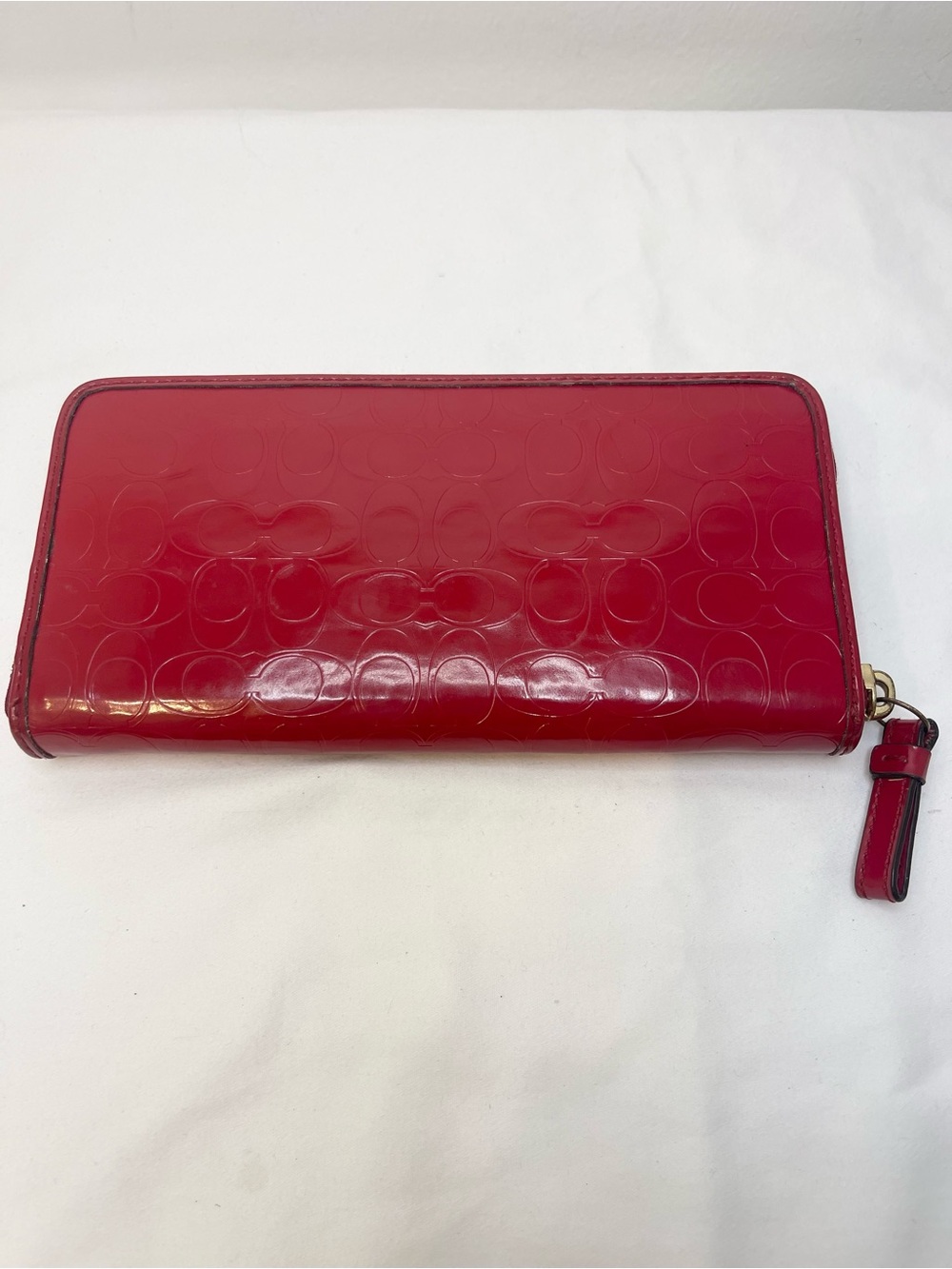 Coach Red Patent Leather Zip-Around Wallet with Bow and Heart Charm - Picture 3 of 15